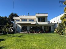 Recreo, gran casa, sólida, 4 dormitorios, quincho, 627 M2