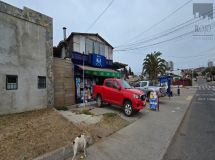Concón, amplio terreno con 2 casas y Local Comercial. A remodelar.